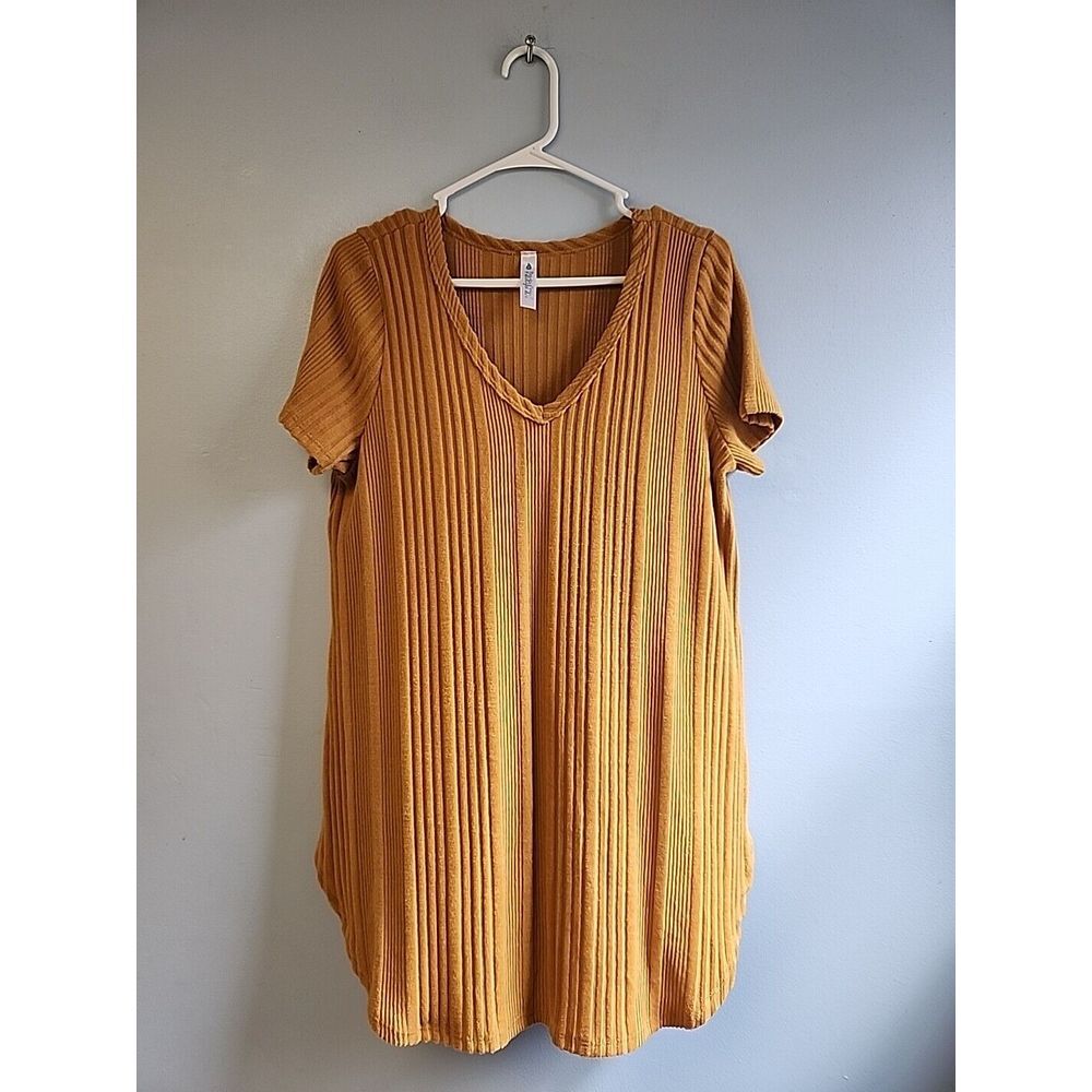 Paisley Grace Womens M Yellow Ribbed Boutique Tunic Top